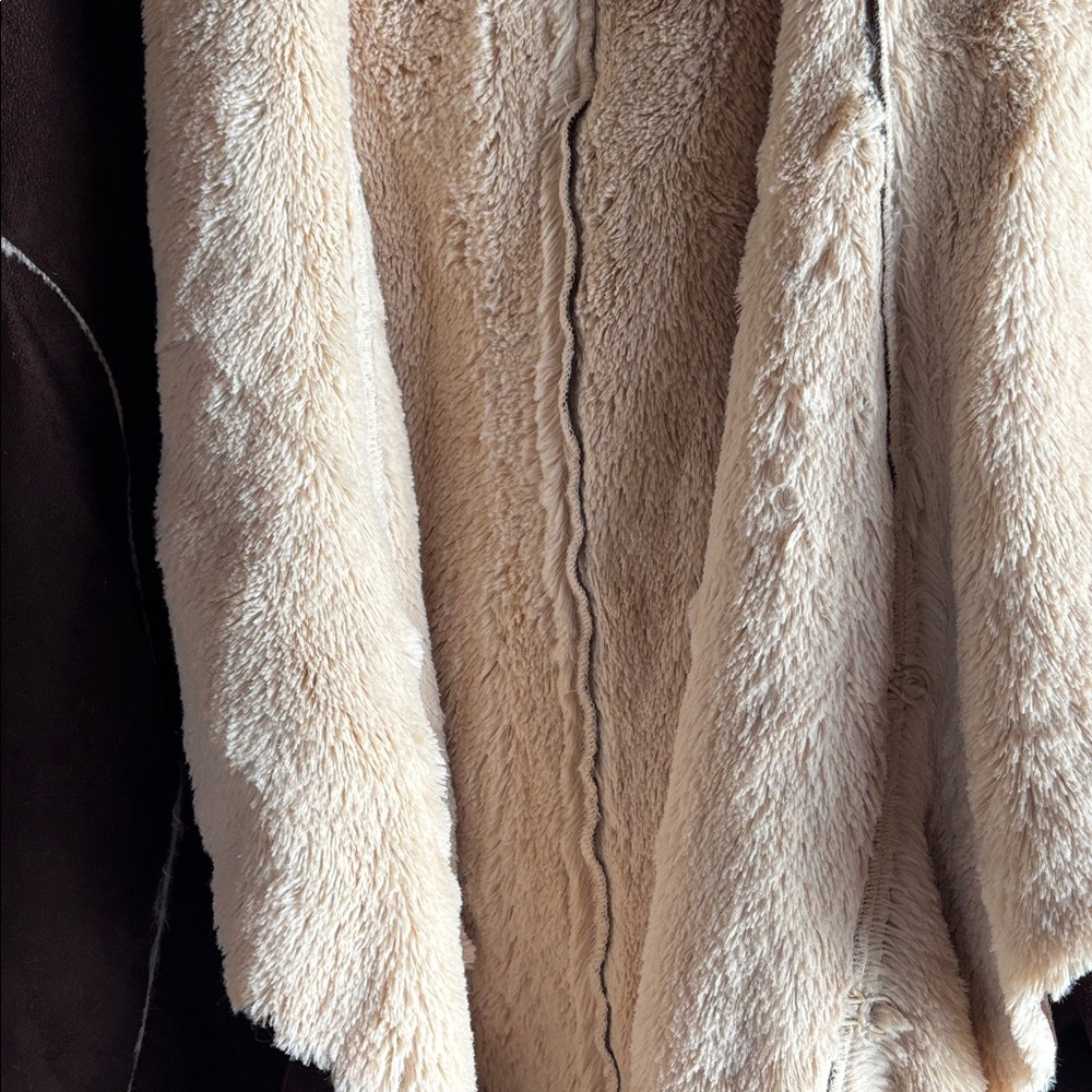 torrid Cream Faux Shearling Teddy Jacket with Brown Suede Exterior - Picture 3 of 8